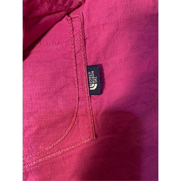 The North face Woman’s Magenta Pink Outdoor Hiking Shorts Size 12 - Picture 4 of 6